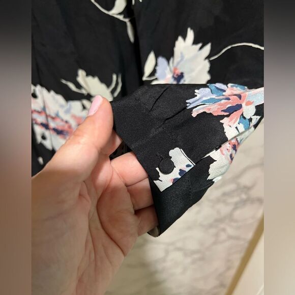 Joie Black Michi Floral-print Silk Blouse - Picture 4 of 12